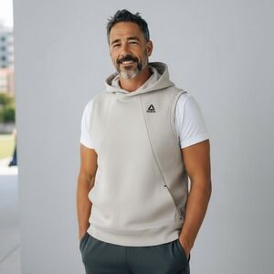 NWT Reebok Men's' Credentials  Hoodie Pocket Workout Vest in‎ Cream Sz L